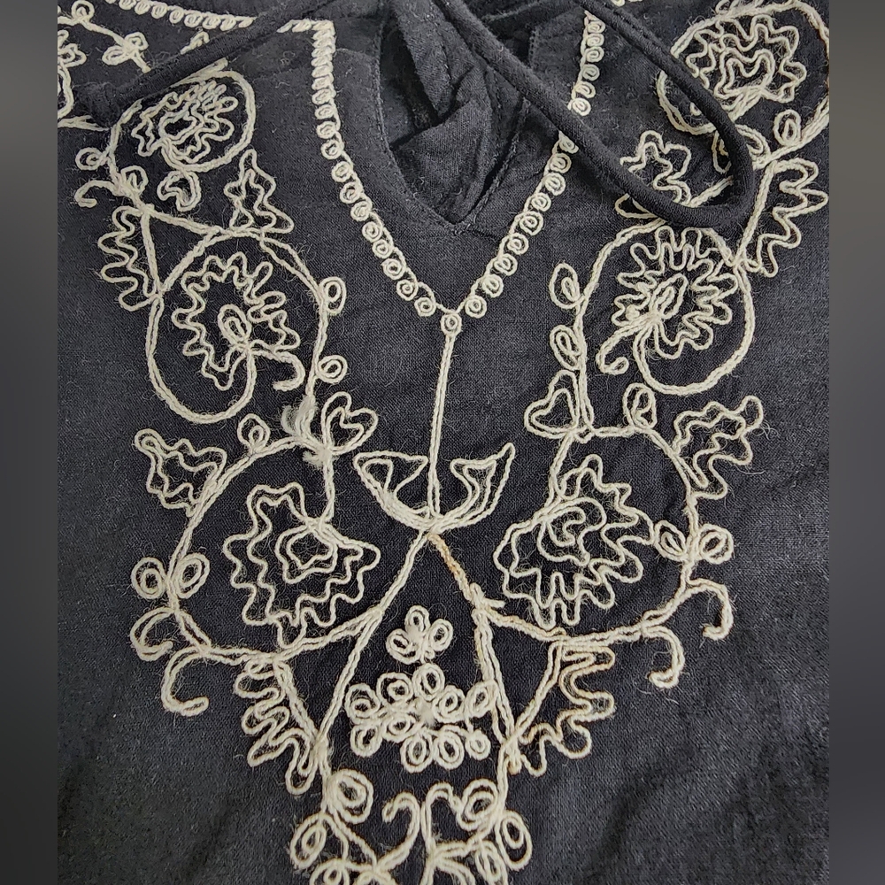 Boho Black Peasant Top with Cream Embroidery – Size Large (No Tag) - Picture 2 of 3